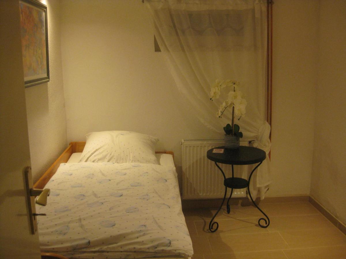 Main-Kinzig Gaestewohnung Hasselroth Bagian luar foto